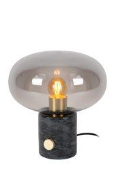 Charlize 24cm Rökfärgad bordslampa från Lucide - Kombinationen av en h&ouml;gkvalitativ marmorfot och en kupa i b&auml;rnstensf&auml;rgat eller r&ouml;kf&auml;rgat glas g&ouml;r Charlize till en unik retrodetalj i varje interi&ouml;r.