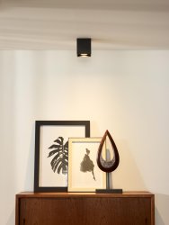 Bodi Svart spotlight från Lucide - Den fyrkantiga monterade spotlighten Bodi fr&aring;n Lucide &auml;r tillverkad helt i aluminium, vilket ger den en h&ouml;gkvalitativ k&auml;nsla och ett elegant utseende.