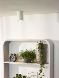 Bentoo-Led Vit spotlight från Lucide - Med en h&ouml;jd p&aring; 11 centimeter och en diameter p&aring; 8 centimeter &auml;r den stilrena, vita aluminiumdesignen perfekt f&ouml;r moderna vardagsrum, k&ouml;k, hallar eller till och med sovrum.