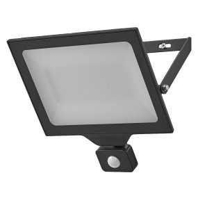 Floodlight Essential Sensor 150W Svart utelampa från Osram - Med en integrerad r&ouml;relse- och dagsljussensor t&auml;nds belysningen automatiskt vid r&ouml;relse och anpassar sig efter ljusf&ouml;rh&aring;llandena, vilket sparar energi och &ouml;kar s&auml;kerheten.