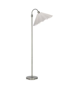Amy Flex Silver golvlampa från PR Home - Lampan har en stomme av metall i silverfinish med en justerbar &ouml;vre arm och str&ouml;mbrytare p&aring; sockeln f&ouml;r enkel anv&auml;ndning.