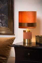 Extravaganza Frizzle 32cm Brun bordslampa från Lucide - Dessa framh&auml;vs genom materialen, som i sin tur &auml;r en lek mellan h&ouml;gkvalitativa metaller och tyger.