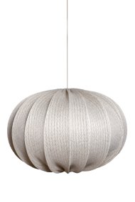 Moon skärm exkl. upphäng Ø78 Offwhite taklampa från Alde & Lind - Moon &auml;r en modern lampsk&auml;rm i en klassisk uppdaterad form tillverkad i ett gr&ouml;vre tyg som ger ett varierande uttseende, t&auml;nd som sl&auml;ckt.