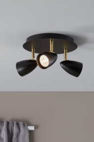Ciro 3 Svart spotlight från Markslöjd - &nbsp;Med tre justerbara spotlights i elegant mattsvart och m&auml;ssingsdetaljer ger den ett sofistikerat intryck och m&ouml;jligg&ouml;r perfekt ljusjustering f&ouml;r varje utrymme.