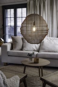 Tazza Ø50 Guld taklampa från Markslöjd - Taklampa i guldf&auml;rgad metall med en lekfull, organisk form som p&aring;minner om en bikupa.