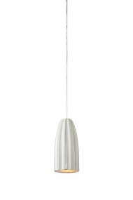 Clay Ø8 Vit fönsterlampa från Markslöjd - Den n&auml;tta storleken g&ouml;r Clay perfekt f&ouml;r f&ouml;nstret, d&auml;r den skapar ett behagligt ljus och blir en dekorativ detalj b&aring;de t&auml;nd och sl&auml;ckt.