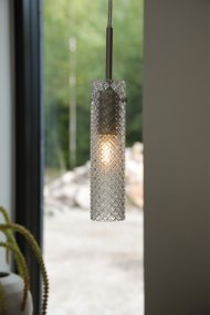 Vibia Ø5 Transparent fönsterlampa från Markslöjd - Vibia passar perfekt i f&ouml;nstret och blir en dekorativ detalj som tillf&ouml;r b&aring;de st&auml;mningsfullt ljus och karakt&auml;r till rummet.