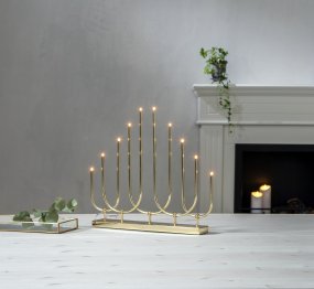 Novum Mässing från Star Trading - Novum gl&ouml;der vackert och sprider en h&auml;rlig julk&auml;nsla.