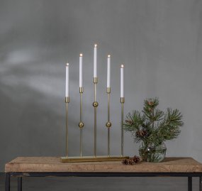 Gustavo Mässing från Star Trading - Placera i ett f&ouml;rnster eller p&aring; en sk&auml;nk, passar utm&auml;rkt till advent och jul.