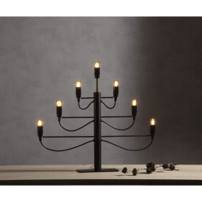 Milano Svart från Star Trading - Stilren och modern ljusstake i mattsvart metall, med plats f&ouml;r 7st ljusk&auml;llor.
