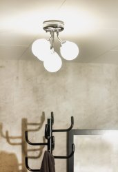Nicosia Ø26 Krom badrumslampa från Aneta Lighting - Lampan monteras i tak med skruvar och fast str&ouml;manslutning.