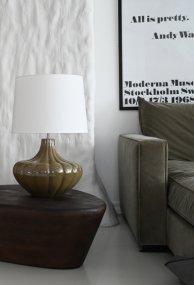 Harmony 40cm Olivgrön från Hallbergs - Harmony lampfot &auml;r en dekorativ lampfot i keramik med en mjuk, rundad form och vackert r&auml;fflad struktur.