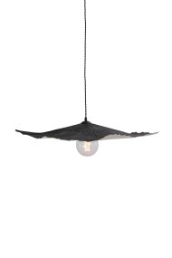 Tropez Ø82 Svart taklampa från Globen Lighting - Denna lampa &auml;r handgjord i papper, vilket inneb&auml;r att den kan variera i form fr&aring;n v&aring;ra produktbilder, varje lampa &auml;r unik.