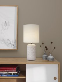 Bubble 50cm Vit bordslampa från Cottex - Bubble bordslampa &auml;r en stilfull lampa i keramik med en unik bubbelstruktur p&aring; foten som ger ett modernt intryck.