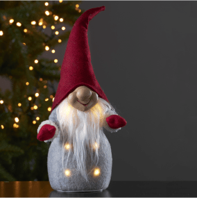 Joylight Tomte Röd från Star Trading - Mysig jultomte med r&ouml;d luva och r&ouml;da vantar.