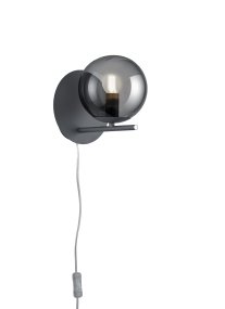 Pure Ø16 Rökfärgad vägglampa från Trio Lighting - Lampan g&aring;r att montera b&aring;de som fast installation eller med den medf&ouml;ljande sladden med v&auml;ggkontakt och str&ouml;mbrytare.