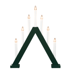 Nova 7 Mörkgrön från Pixie Design - Nova &auml;r en klassisk ljusstake i tr&auml; med sju ljus och en vacker m&ouml;rkgr&ouml;n f&auml;rg.