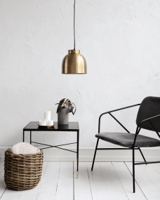 Bowl Ø20 Mässing taklampa från House Doctor - Den &auml;r tillverkad av m&auml;ssing med en gyllene finish och &auml;r tidl&ouml;s och stilig nog att passa alla inredningsstilar.