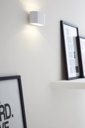 Xera 16cm Vit vägglampa från Lucide - Placera f&ouml;rslagsvis i ditt vardagsrum, kontor eller hall f&ouml;r en subtil industriell k&auml;nsla.