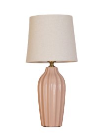 Lyon 40cm Rosa bordslampa från PR Home - Med sin stilrena och inbjudande design passar Lyon lika fint p&aring; ett sidobord, nattduksbord eller i ett f&ouml;nster, d&auml;r den blir ett dekorativt och st&auml;mningsfullt inslag i b&aring;de klassiska och moderna hem.