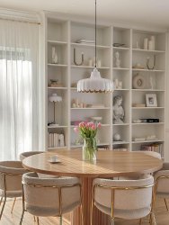 Wells Ø45 Vit taklampa från PR Home - Vi har inspirerats av en blomma och skapat denna serie i flera f&auml;rger och modeller.