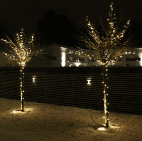 Twinky Pro 10m Svart från Lightson - Det &auml;r en h&aring;llbar premiumslinga med rej&auml;l gummikabel som sprider ett mjukt, st&auml;mningsfullt sken med st&ouml;rre ljuspunkter.