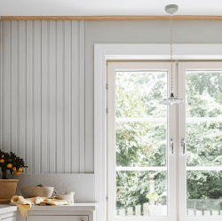 Gustav Ø20 Grå fönsterlampa från Strömshaga - En elegant taklampa som &auml;r liten och n&auml;tt och passar fint b&aring;de &ouml;ver k&ouml;ksbord, i ett f&ouml;nster eller i ett sovrum.