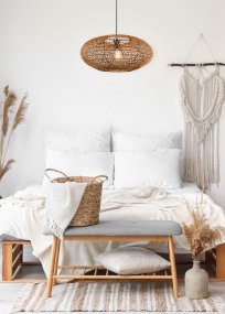 Hedda Ø52 Natur taklampa från Trio Lighting - Den dekorativa armaturen HEDDA skapar sp&auml;nnande kontraster och l&auml;ttar upp rummen med sin sisalv&auml;v som kastar ett m&ouml;nster av ljus och skugga p&aring; v&auml;ggen.