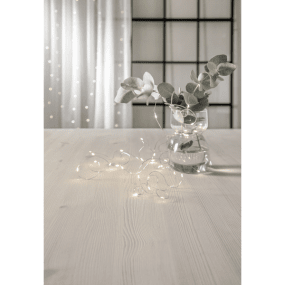 Ljusslinga Dew Drop 4m Silver från Star Trading - Batteridriven ljusslinga med 40 stycken LED dew drops.