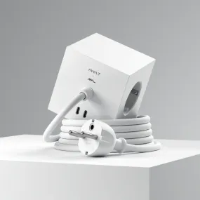 Square 1 with 30W Dual USBC & Magnetic base, 3m, Martinelli Luce edition Vit från Avolt - Grenuttag fr&aring;n Avolt med en stilren design med en l&aring;ng sladd i PVC, en kub i &aring;tervunnen plast och en magnetplatta i botten f&ouml;r att kunna h&auml;ngas upp p&aring; v&auml;ggen.