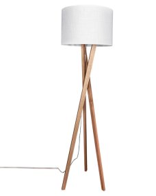 Vega Ek/vit golvlampa från By Rydéns - Vega &auml;r en stilren golvlampa med en imponerande h&ouml;jd p&aring; 160 cm och en stomme i &auml;kta ek.
