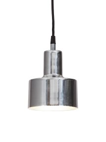 Solo Ø13 Krom fönsterlampa från PR Home - Solo &auml;r en n&auml;tt f&ouml;nsterlampa i metall med ett minimalistiskt formspr&aring;k.
