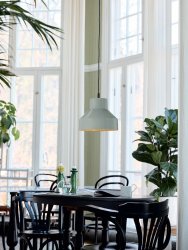 Solo Ø26 Grå taklampa från PR Home - Taklampa Solo &auml;r en mindre taklampa i metall.