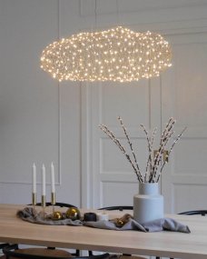 Hayden 76cm Guld taklampa från By Rydéns - Produkten &auml;r dimbar och med sitt unika utseende passar perfekt i milj&ouml;er d&auml;r du vill s&auml;tta lampan i fokus.