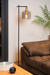 Joanet Rökfärgad golvlampa från Lucide - Med en h&ouml;jd p&aring; 150 centimeter och en vikt p&aring; endast 4,3 kilogram, kombinerar Joanet stil och funktion.