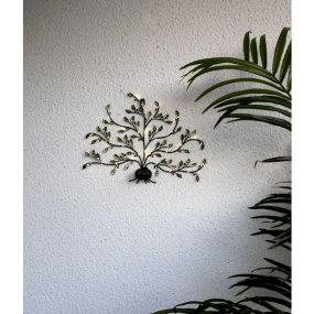 Tree of life Grön från Star Trading - Soldriven v&auml;ggdekoration i form av Livets tr&auml;d, tillverkad i metall med dekorativa gr&ouml;na blad.