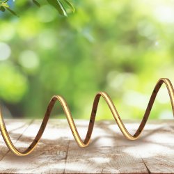 Strip (5m) Vit från Lightson - Notera att om du klipper i Strip och ska placera den utomhus s&aring; beh&ouml;ver du fylla den medf&ouml;ljande &auml;ndf&ouml;rslutningen med silikonklister (medf&ouml;ljer ej) f&ouml;r att det ska bli t&auml;tt.