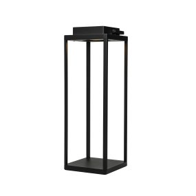 Lucca 44cm Svart portabel från Dyberg Larsen - Lucca-lanternan är tillverkad i robust metall med bärhandtag och inbyggd LED i toppen, perfekt som dekoration för terrassen, balkongen eller vid ytterdörren.