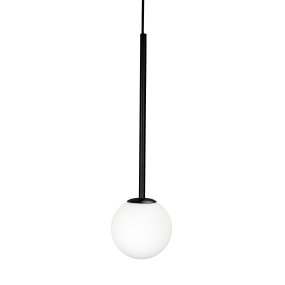 Otello Ø15 Opal taklampa från Dyberg Larsen - Lampan kan anv&auml;ndas i m&aring;nga rum, antingen ensam eller i kluster, f&ouml;r att skapa en elegant och modern atmosf&auml;r.