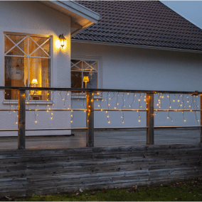 Istappsslinga Golden Warm White 12m Svart från Star Trading - Istappsslinga med 480 LED lampor med vackert gyllene ljussken.