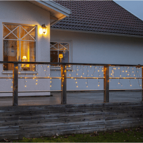 Istappsslinga Golden Warm White 24m Svart från Star Trading - Istappsslinga med 960 LED lampor med vackert gyllene ljussken.