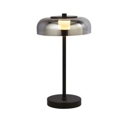 Frisbee 40cm Svart bordslampa från Searchlight - Med sin unika, futuristiska design och metalliska sk&auml;rm sprider den ett behagligt och mjukt ljus som skapar en avslappnad atmosf&auml;r.