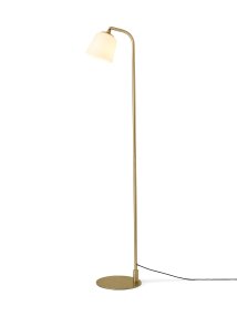 Room 49 Antikmässing golvlampa från Halo Design - Perfekt som l&auml;slampa vid s&auml;ngen eller som en elegant ljusk&auml;lla i vardagsrummet, sprider den ett behagligt ljus och adderar en tidl&ouml;s charm till din inredning.
