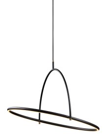 Tilt Ø60 Svart taklampa från Halo Design - Tilt &auml;r en modern takpendel med en stilren och minimalistisk design i svart metall och eleganta detaljer i m&auml;ssingsf&auml;rg.