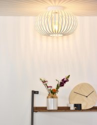 Manuela Ø40 Vit plafond från Lucide - Placera Manuela ovanf&ouml;r ditt matbord, i k&ouml;ket eller &ouml;ver soffbordet och njut omedelbart av en fantastisk atmosf&auml;r.