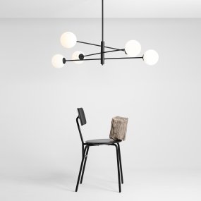 Homme 108cm Svart plafond från Artera - Med sin tidl&ouml;sa estetik passar denna lampa in i b&aring;de moderna och klassiska interi&ouml;rer, och fungerar lika bra som en dekorativ detalj som en praktisk ljusk&auml;lla.