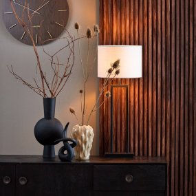 Shiva 55cm Svart från Light & Living - Den öppna, geometriska formen ger ett modernt och lätt intryck som passar perfekt i både industriella och skandinaviska inredningsstilar.