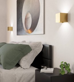 Valmontone 10cm Borstad mässing vägglampa från Eglo - Den &auml;r b&aring;de dekorativ och funktionell, vilket g&ouml;r att den passar i en m&auml;ngd olika inredningsstilar.