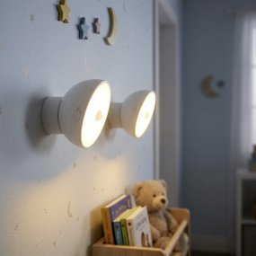 Eidani 2-pack Vit barnlampa från Eglo - Lampan har en integrerad r&ouml;relsesensor och en str&ouml;mbrytare med tre l&auml;gen: ON, OFF och AUTO.
