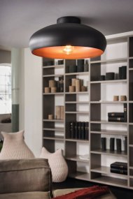 Mogano Ø40 Svart plafond från Eglo - Lampans minimalistiska design gör den lätt att matcha med olika inredningsstilar och är ett utmärkt val för den som vill ha en diskret men elegant belysningslösning.